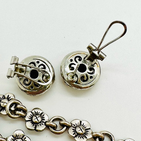 Vintage Modern Earrings & Floral Bracelet - Picture 5 of 12